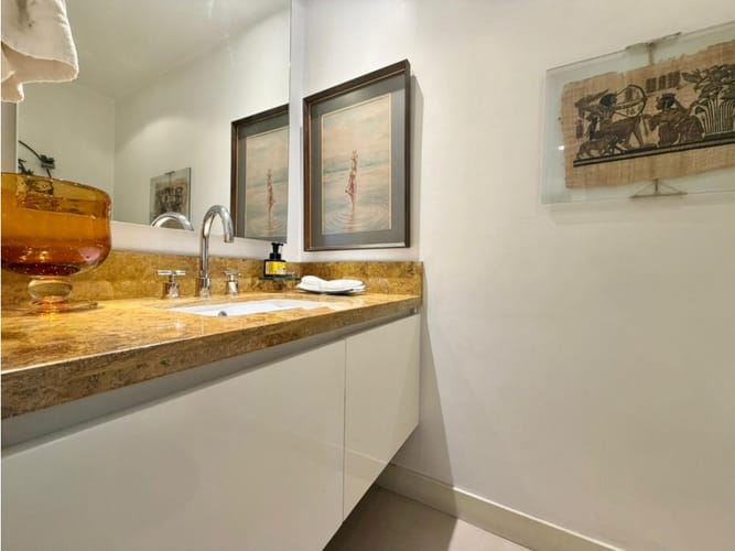 Apartamento de 3 alcobas en venta en Chico Norte, Bogotá, 200 m² · foto 15 de 24