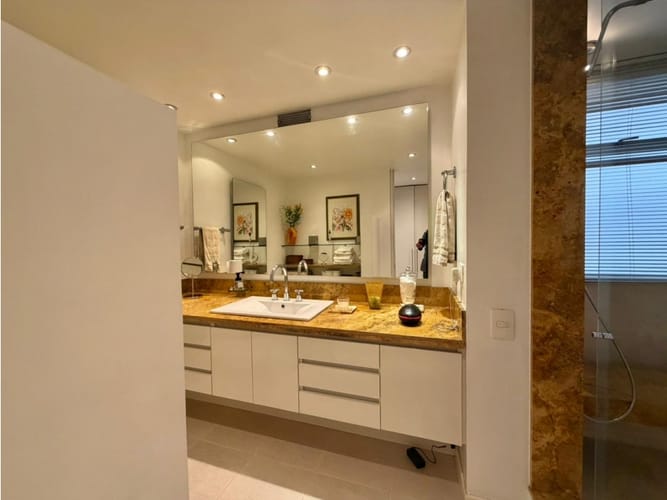 Apartamento de 3 alcobas en venta en Chico Norte, Bogotá, 200 m² · foto 18 de 24