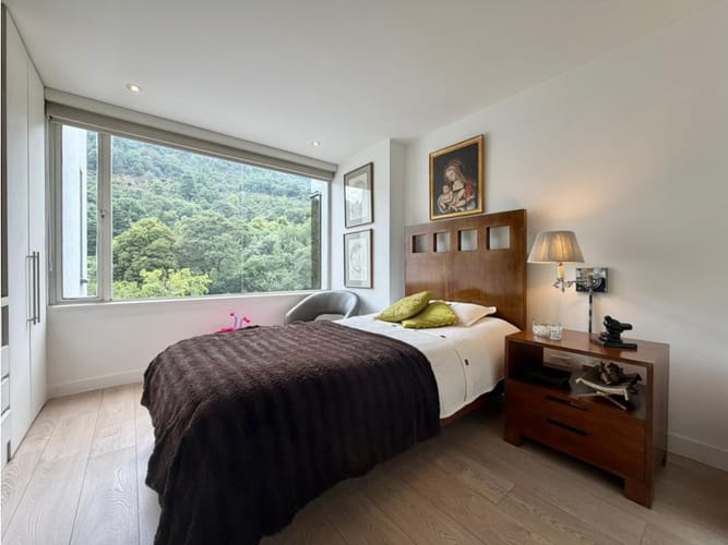 Apartamento de 3 alcobas en venta en Chico Norte, Bogotá, 200 m² · foto 22 de 24