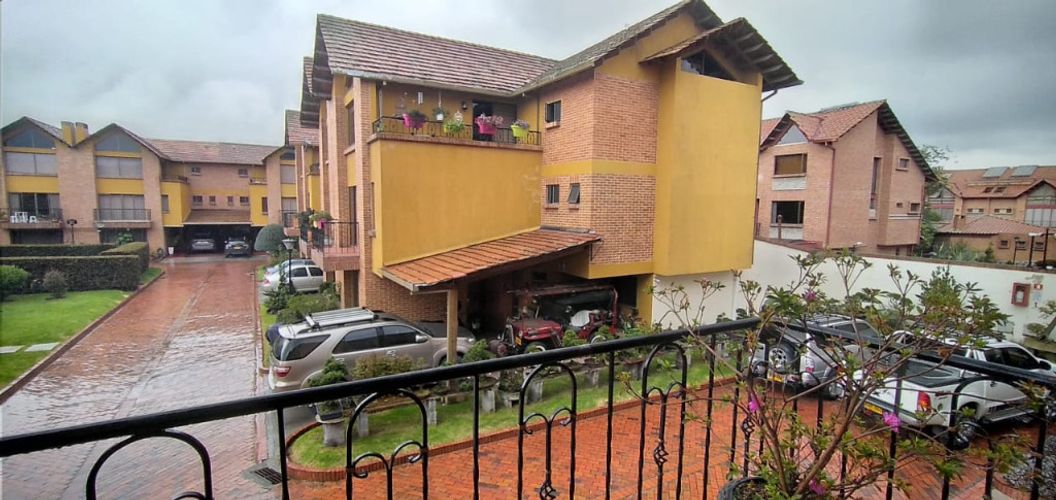 Casa de 6 alcobas en arriendo en El Hato, Funza, 260 m² · foto 2 de 21