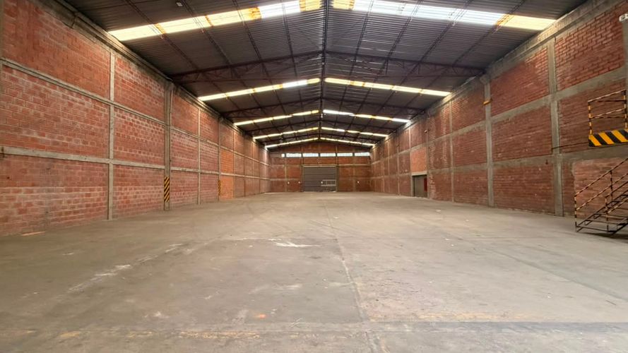 Bodega en arriendo en Cervantes, Manizales, 1000 m² · foto 8 de 12