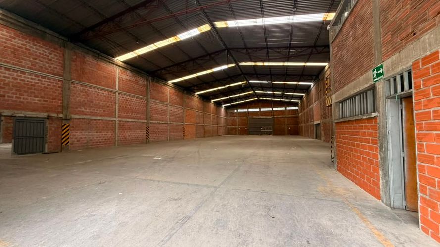 Bodega en arriendo en Cervantes, Manizales, 1000 m² · foto 9 de 12