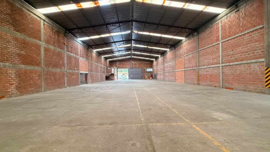 Bodega en arriendo en Cervantes, Manizales, 1000 m² · foto 11 de 12