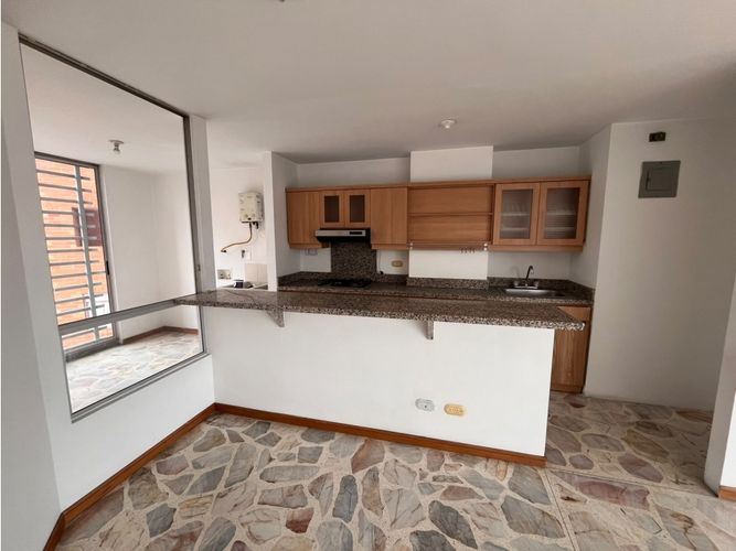 Apartamento en venta en La Almeria, Medellín · foto 5 de 24