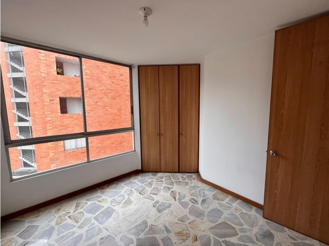 Apartamento en venta en La Almeria, Medellín · foto 8 de 24