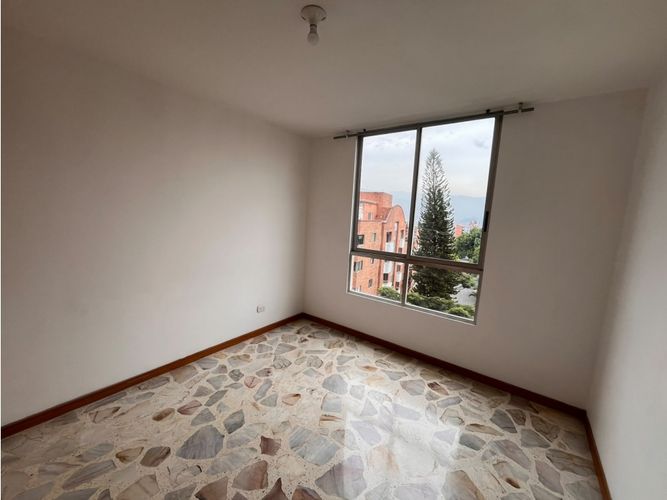 Apartamento en venta en La Almeria, Medellín · foto 17 de 24