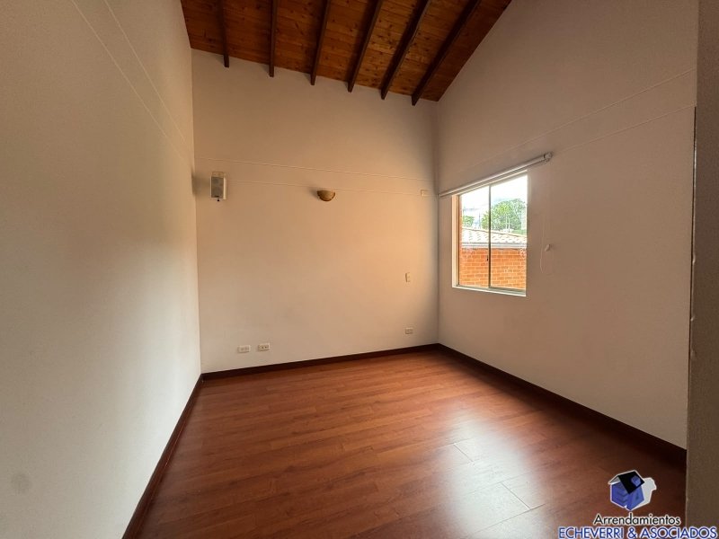 Casa en venta en Zona Centro, Envigado · foto 6 de 17