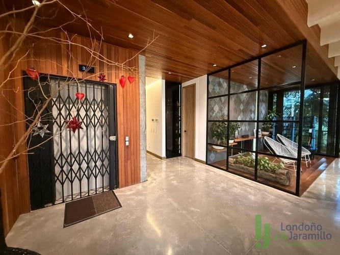 Apartamento de 3 alcobas en arriendo en Las Lomas, Medellín, 250 m² · foto 4 de 13