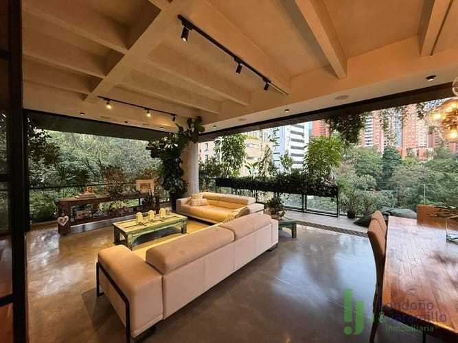 Apartamento de 3 alcobas en arriendo en Las Lomas, Medellín, 250 m² · foto 5 de 13