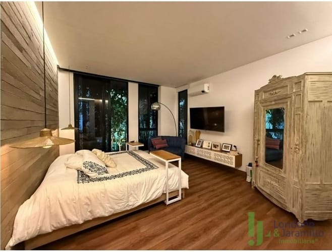 Apartamento de 3 alcobas en arriendo en Las Lomas, Medellín, 250 m² · foto 7 de 13