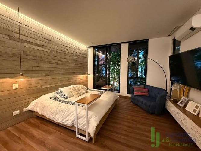 Apartamento de 3 alcobas en arriendo en Las Lomas, Medellín, 250 m² · foto 9 de 13