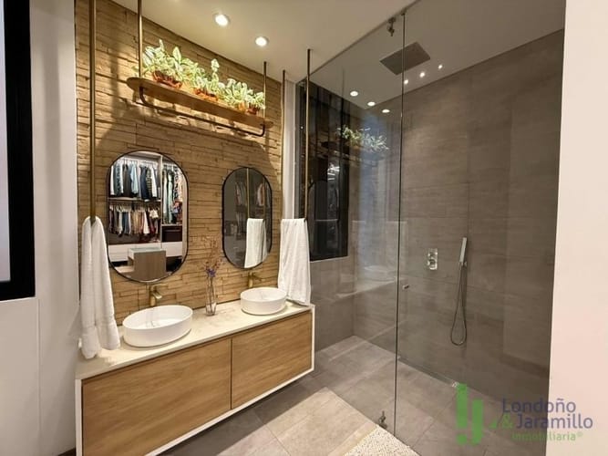Apartamento de 3 alcobas en arriendo en Las Lomas, Medellín, 250 m² · foto 11 de 13