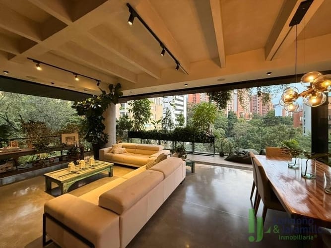 Apartamento de 3 alcobas en arriendo en Las Lomas, Medellín, 250 m² · foto 13 de 13