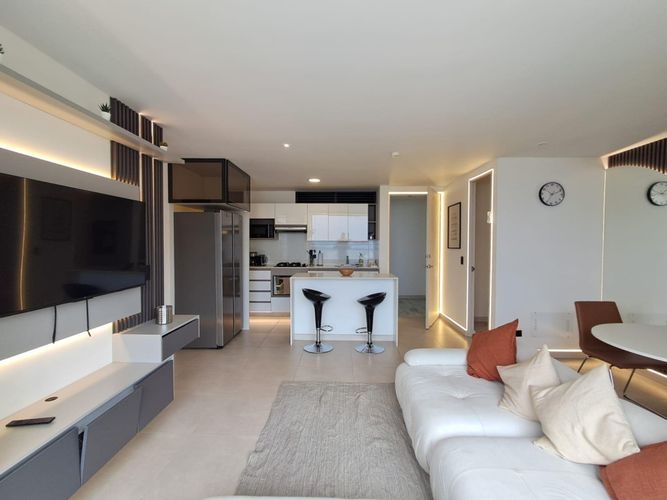 Apartamento de 3 alcobas en arriendo en Castropol, Medellín, 90 m² · foto 4 de 24