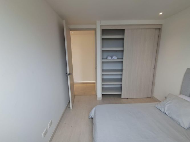 Apartamento de 3 alcobas en arriendo en Castropol, Medellín, 90 m² · foto 11 de 24