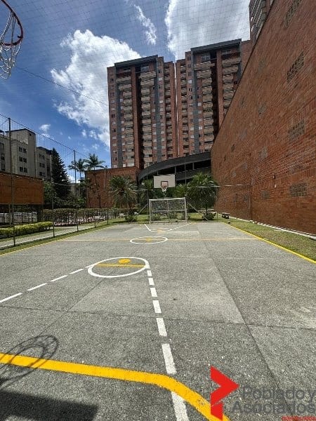 Apartamento de 3 alcobas en arriendo en Patio Bonito, Medellín, 78 m² · foto 13 de 15