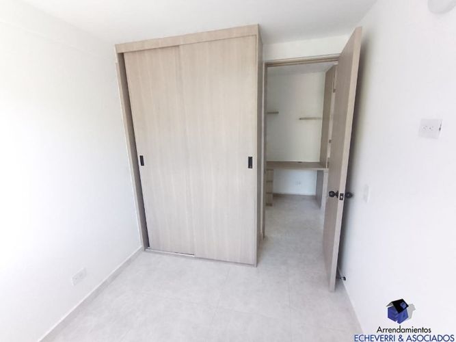 Apartamento de 3 alcobas en venta en Centro, Itagüí, 55 m² · foto 5 de 13