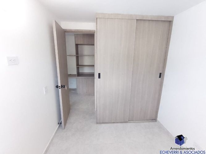 Apartamento de 3 alcobas en venta en Centro, Itagüí, 55 m² · foto 7 de 13