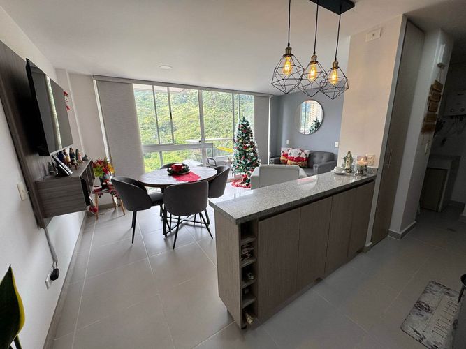 Apartamento de 3 alcobas en venta en Tres Esquinas, Sabaneta, 62 m² · foto 6 de 11