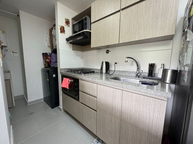 Apartamento de 3 alcobas en venta en Tres Esquinas, Sabaneta, 62 m² · foto 4 de 11