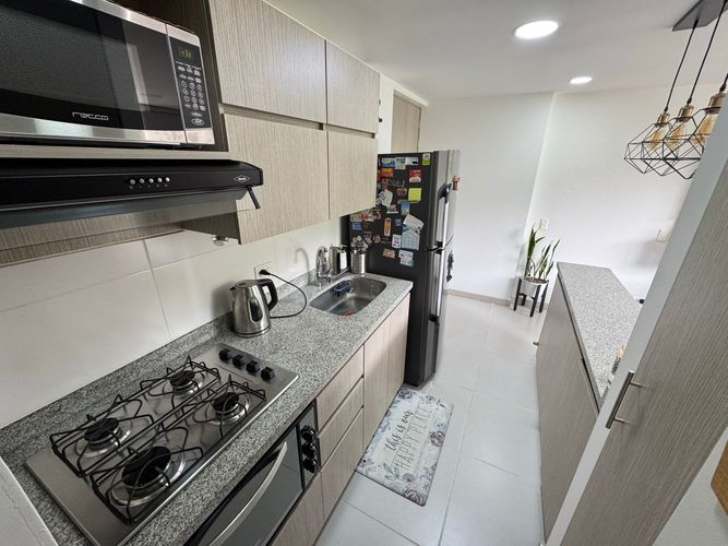 Apartamento de 3 alcobas en venta en Tres Esquinas, Sabaneta, 62 m² · foto 5 de 11
