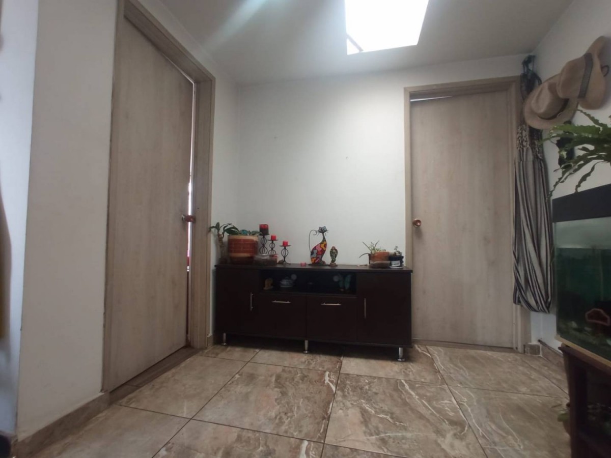 Casa en venta en Barrios Unidos, Bogotá · foto 8 de 24
