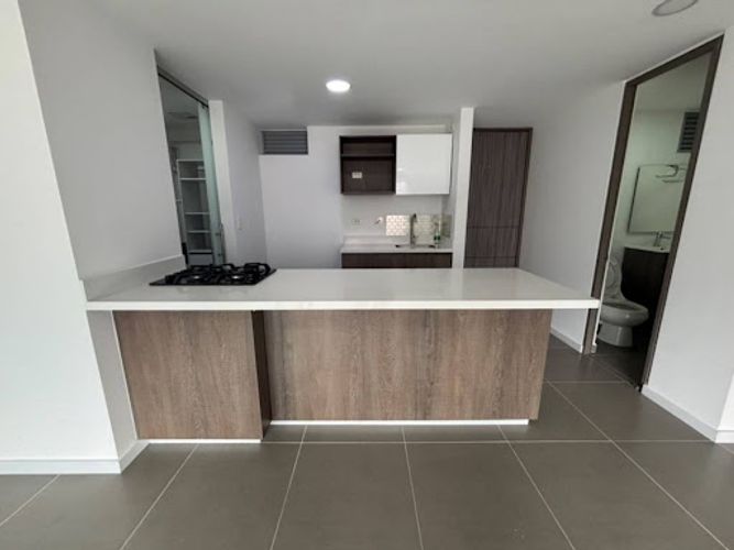 Apartamento de 2 alcobas en arriendo en Cumbres, Envigado, 89 m² · foto 2 de 18