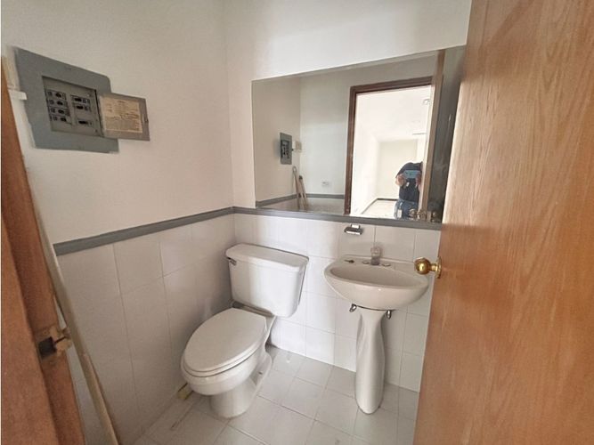 Oficina en arriendo en Milla De Oro, Medellín, 40 m² · foto 4 de 4