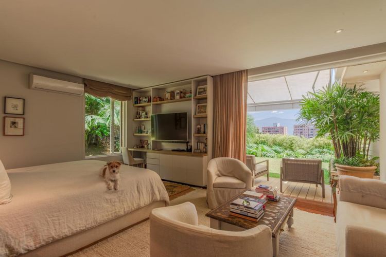Casa de 4 alcobas en venta en El Tesoro, Medellín, 342 m² · foto 4 de 11