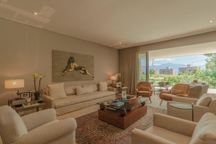 Casa de 4 alcobas en venta en El Tesoro, Medellín, 342 m² · foto 8 de 11