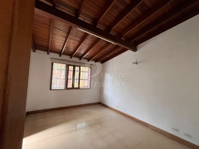 Casa de 7 alcobas en venta en Los Colores, Medellín, 450 m² · foto 12 de 24