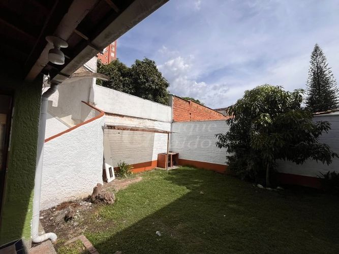 Casa de 7 alcobas en venta en Los Colores, Medellín, 450 m² · foto 16 de 24