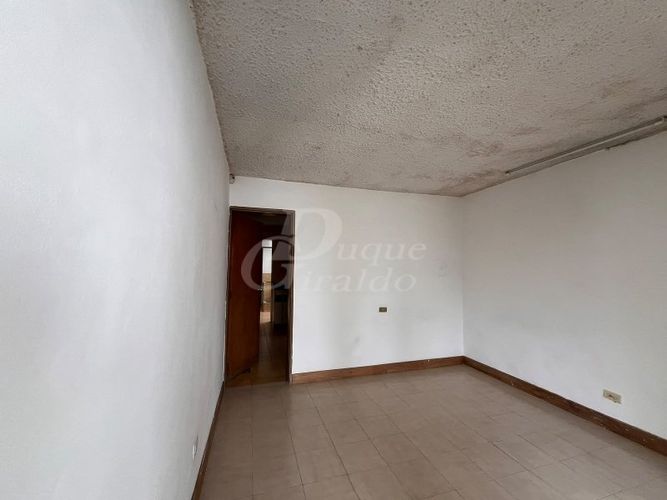 Casa de 7 alcobas en venta en Los Colores, Medellín, 450 m² · foto 20 de 24