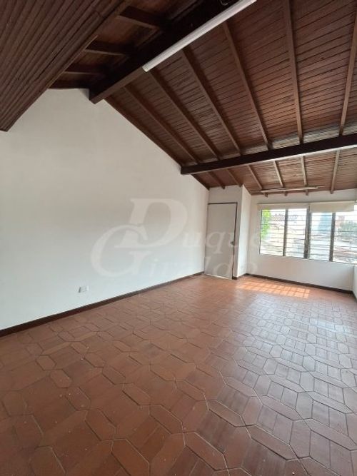 Casa de 7 alcobas en venta en Los Colores, Medellín, 450 m² · foto 23 de 24