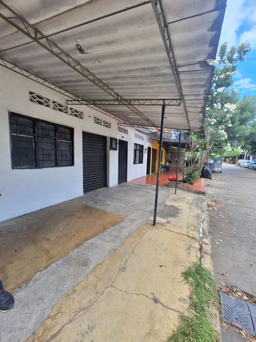 Casa de 9 alcobas en venta en Centenario, Girardot, 402 m² · foto 10 de 14