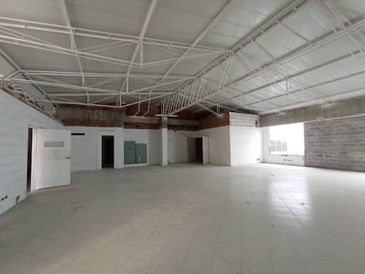 Local en arriendo en San Benito, Medellín, 1000 m² · foto 2 de 24