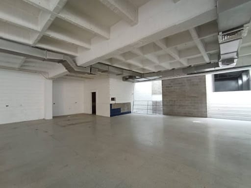 Local en arriendo en San Benito, Medellín, 1000 m² · foto 3 de 24