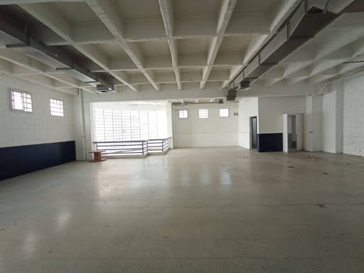 Local en arriendo en San Benito, Medellín, 1000 m² · foto 7 de 24