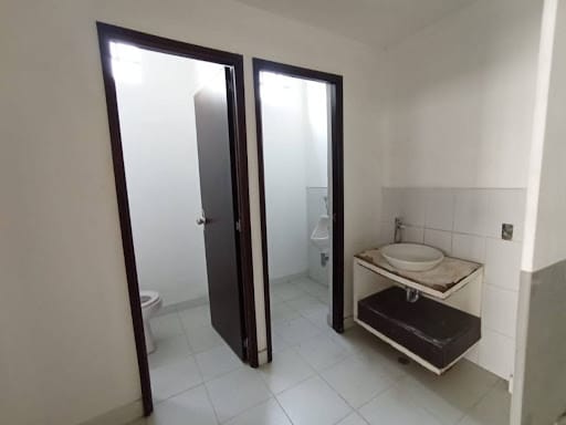 Local en arriendo en San Benito, Medellín, 1000 m² · foto 23 de 24