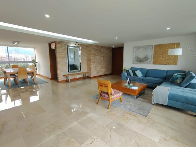 Apartamento de 3 alcobas en arriendo en El Poblado, Medellín, 245 m² · foto 3 de 20