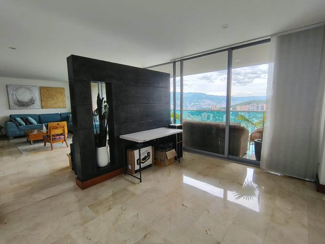 Apartamento de 3 alcobas en arriendo en El Poblado, Medellín, 245 m² · foto 9 de 20