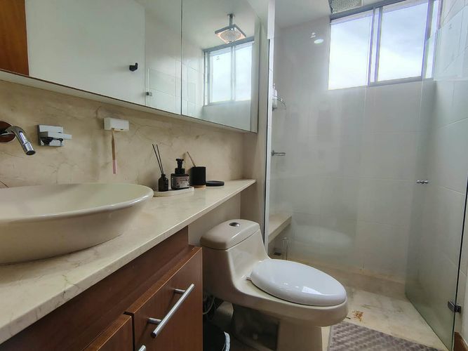 Apartamento de 3 alcobas en arriendo en El Poblado, Medellín, 245 m² · foto 19 de 20