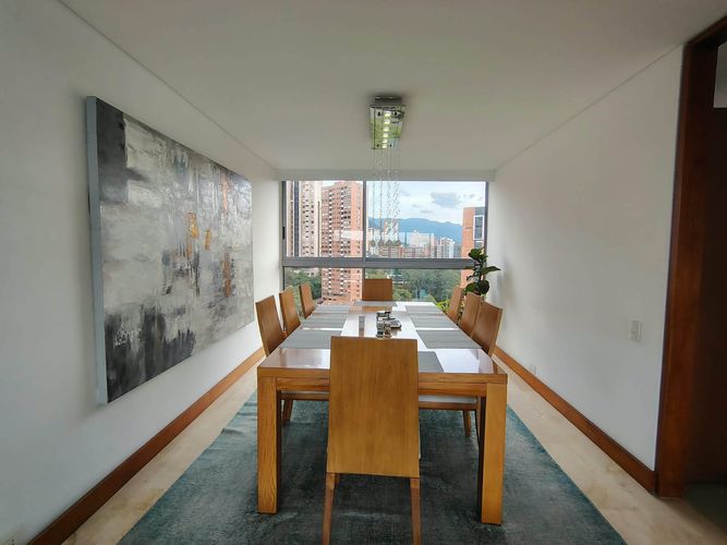 Apartamento de 3 alcobas en arriendo en El Poblado, Medellín, 245 m² · foto 4 de 20