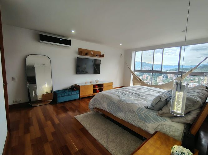 Apartamento de 3 alcobas en arriendo en El Poblado, Medellín, 245 m² · foto 10 de 20
