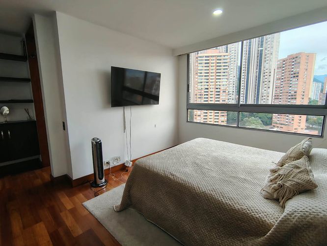Apartamento de 3 alcobas en arriendo en El Poblado, Medellín, 245 m² · foto 13 de 20