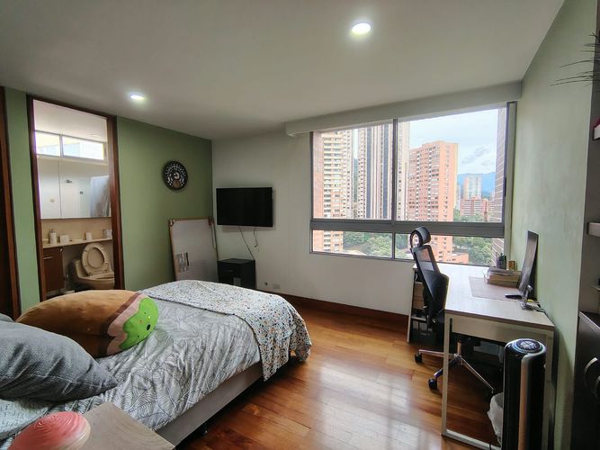 Apartamento de 3 alcobas en arriendo en El Poblado, Medellín, 245 m² · foto 16 de 20