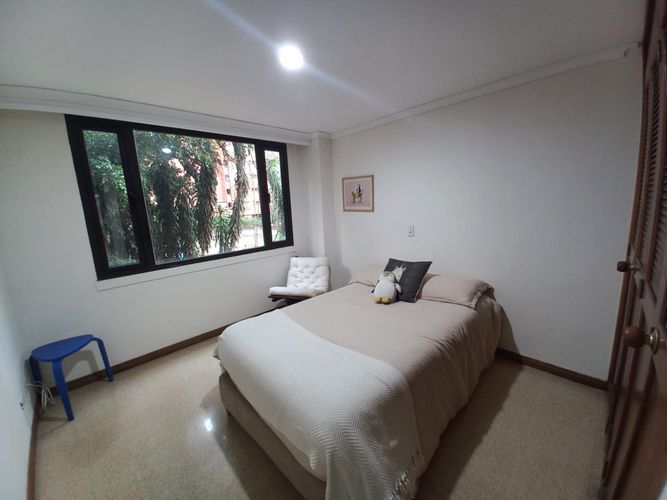Apartamento de 3 alcobas en arriendo en Las Lomas, Medellín, 135 m² · foto 3 de 21
