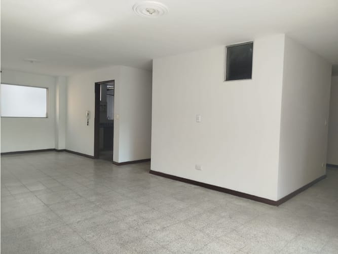 Apartamento de 3 alcobas en venta en Florida Nueva, Medellín, 137 m² · foto 6 de 22