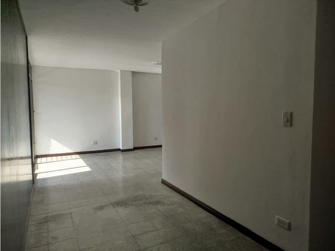 Apartamento de 3 alcobas en venta en Florida Nueva, Medellín, 137 m² · foto 7 de 22