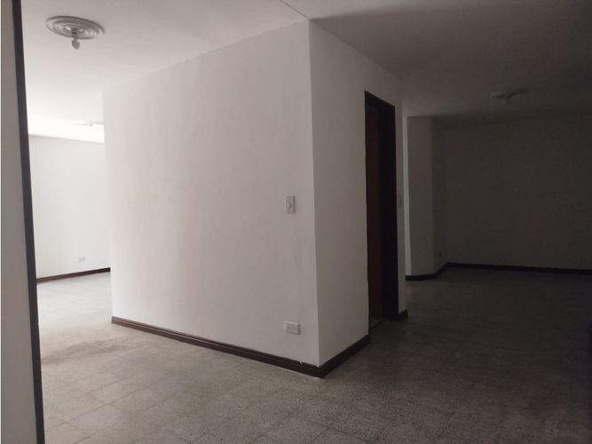 Apartamento de 3 alcobas en venta en Florida Nueva, Medellín, 137 m² · foto 12 de 22